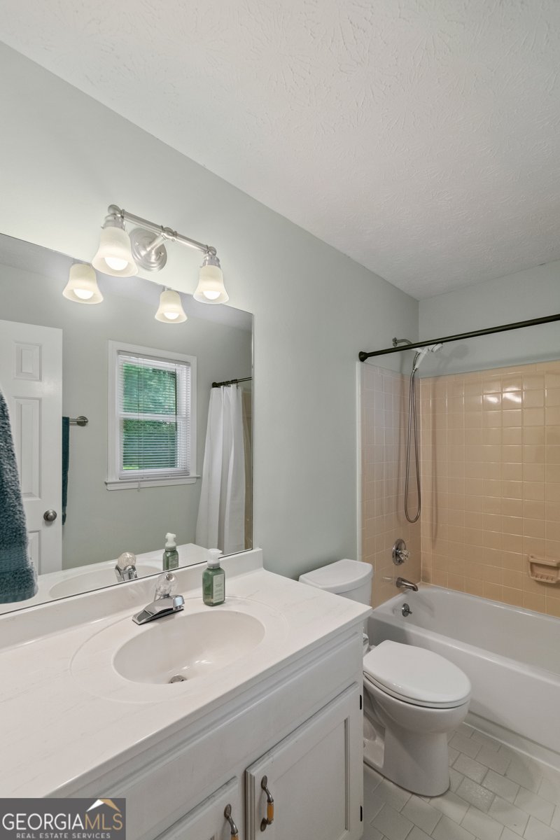 1090 Steeple Run Lawrenceville - 23