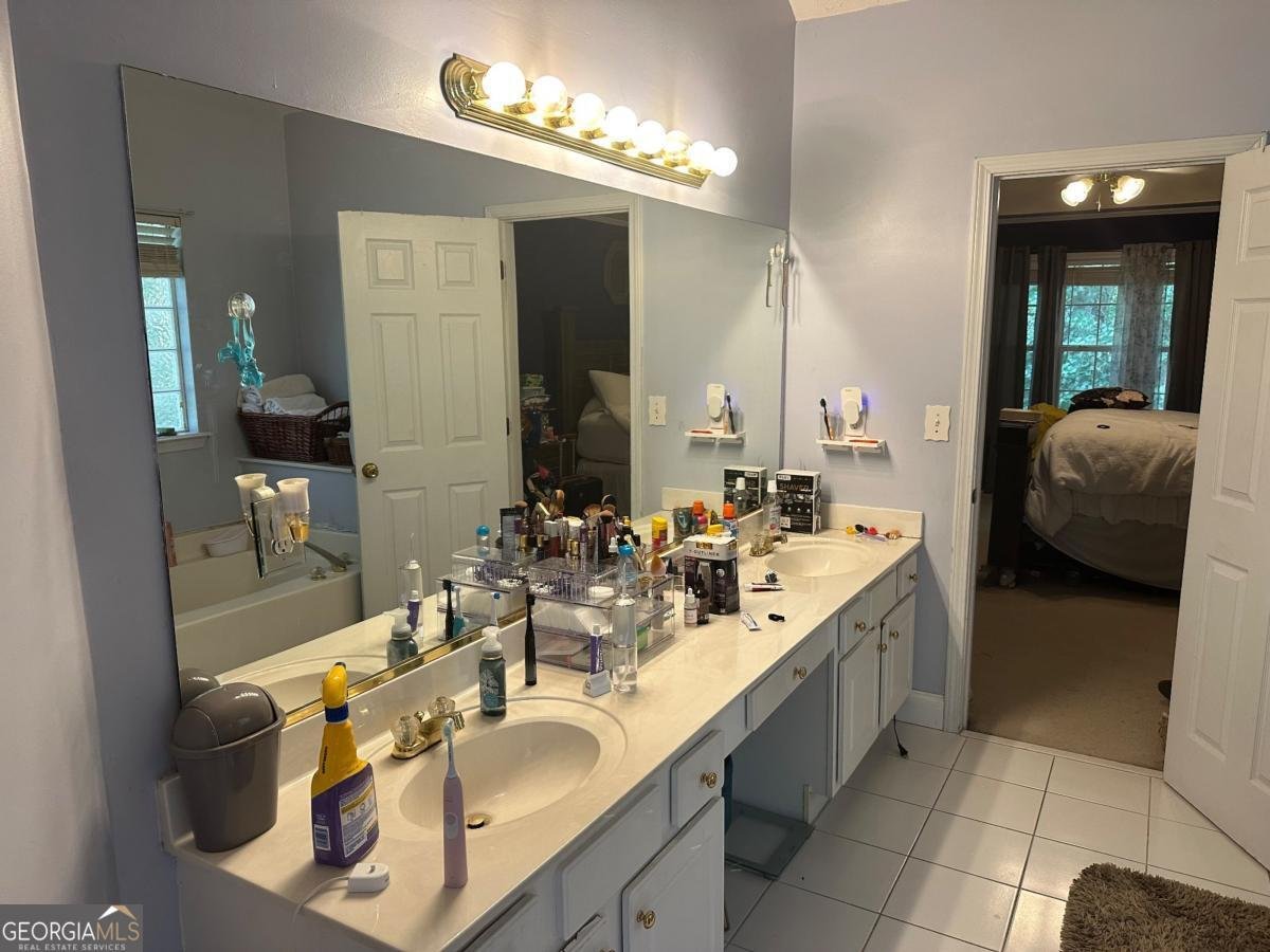 4053 STAGHORN Court Douglasville - 24