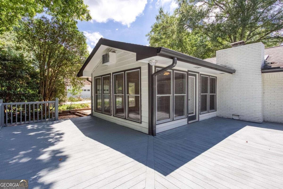 2510 Camelot Circle Marietta - 17