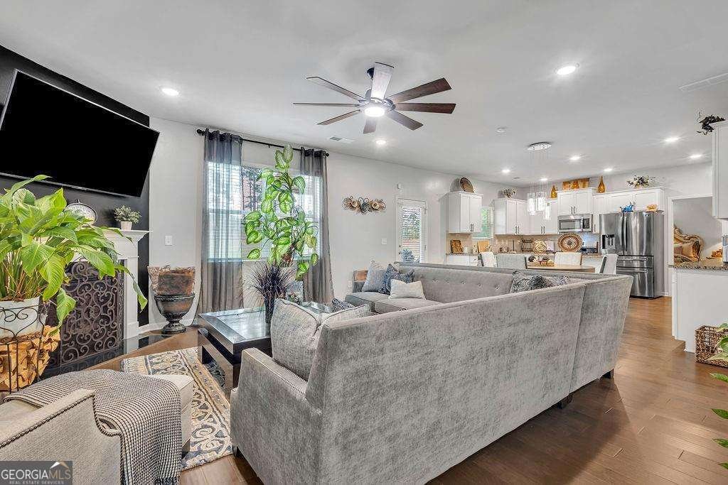 8033 Louis Drive Locust Grove - 11
