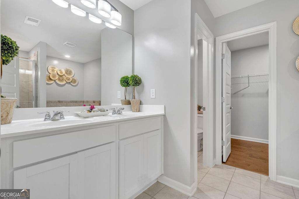 8033 Louis Drive Locust Grove - 23