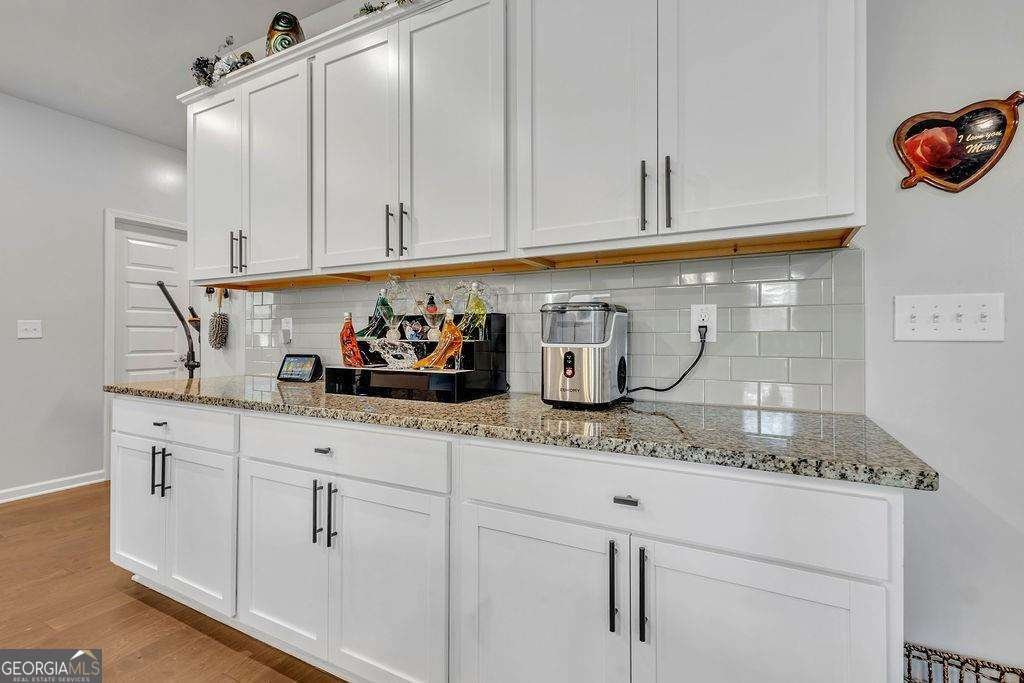 8033 Louis Drive Locust Grove - 8
