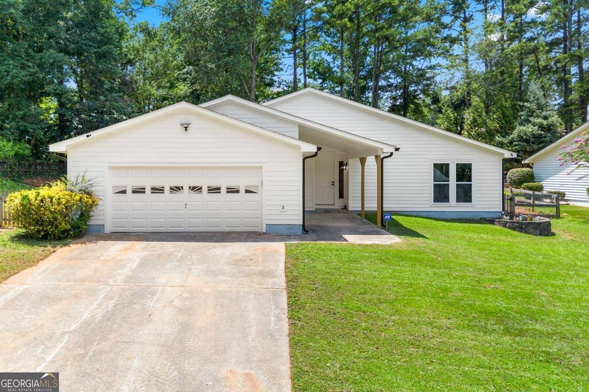 910 Lake Haven Court Roswell - 1