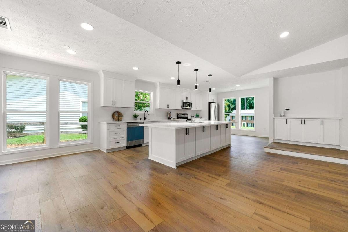 910 Lake Haven Court Roswell - 7