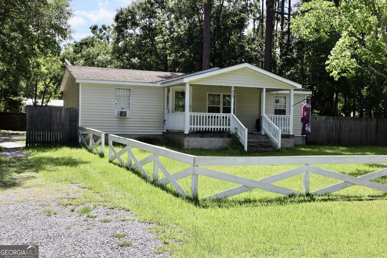 1807 Madison Street Waycross - 3