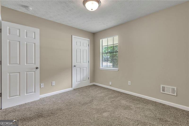 194 Lexington Court Riverdale - 6