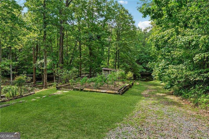 315 Rhine Road White - 28