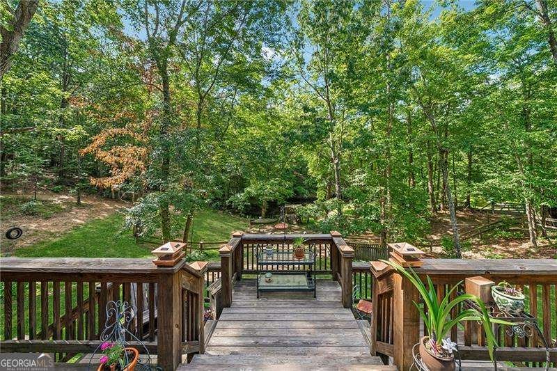 315 Rhine Road White - 32
