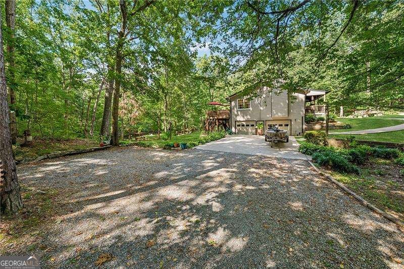 315 Rhine Road White - 41