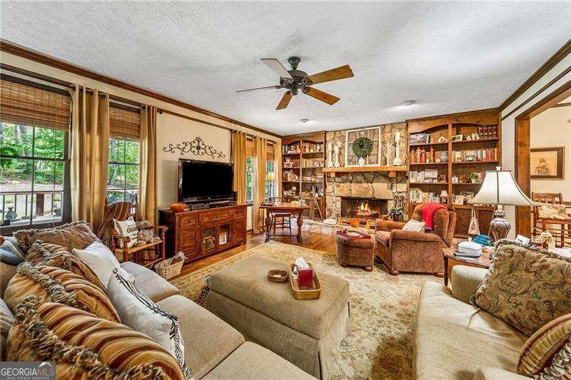 315 Rhine Road White - 6