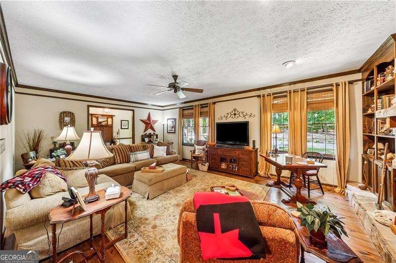 315 Rhine Road White - 9