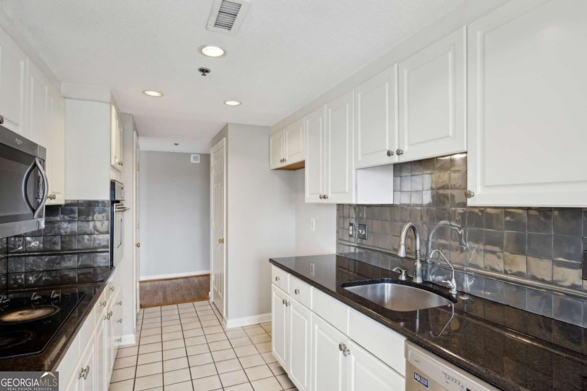 3435 Kingsboro Road Atlanta - 18