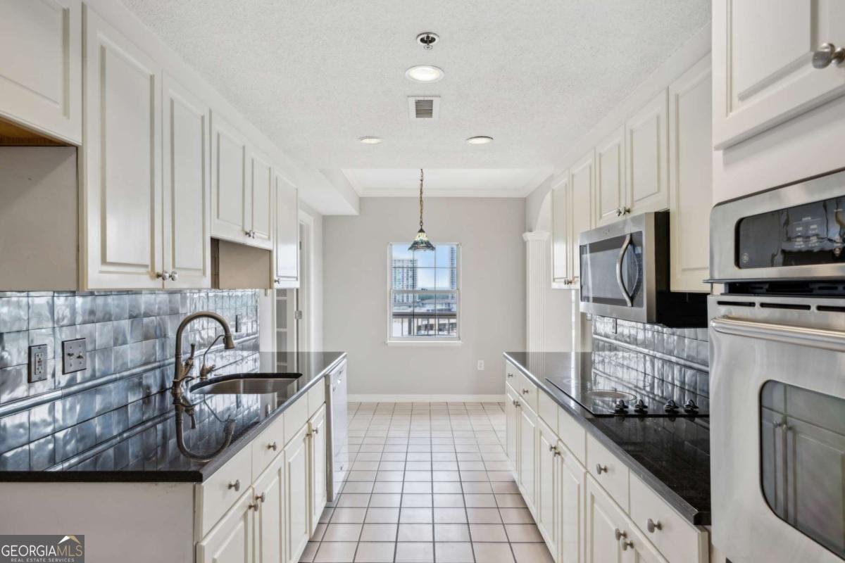 3435 Kingsboro Road Atlanta - 19