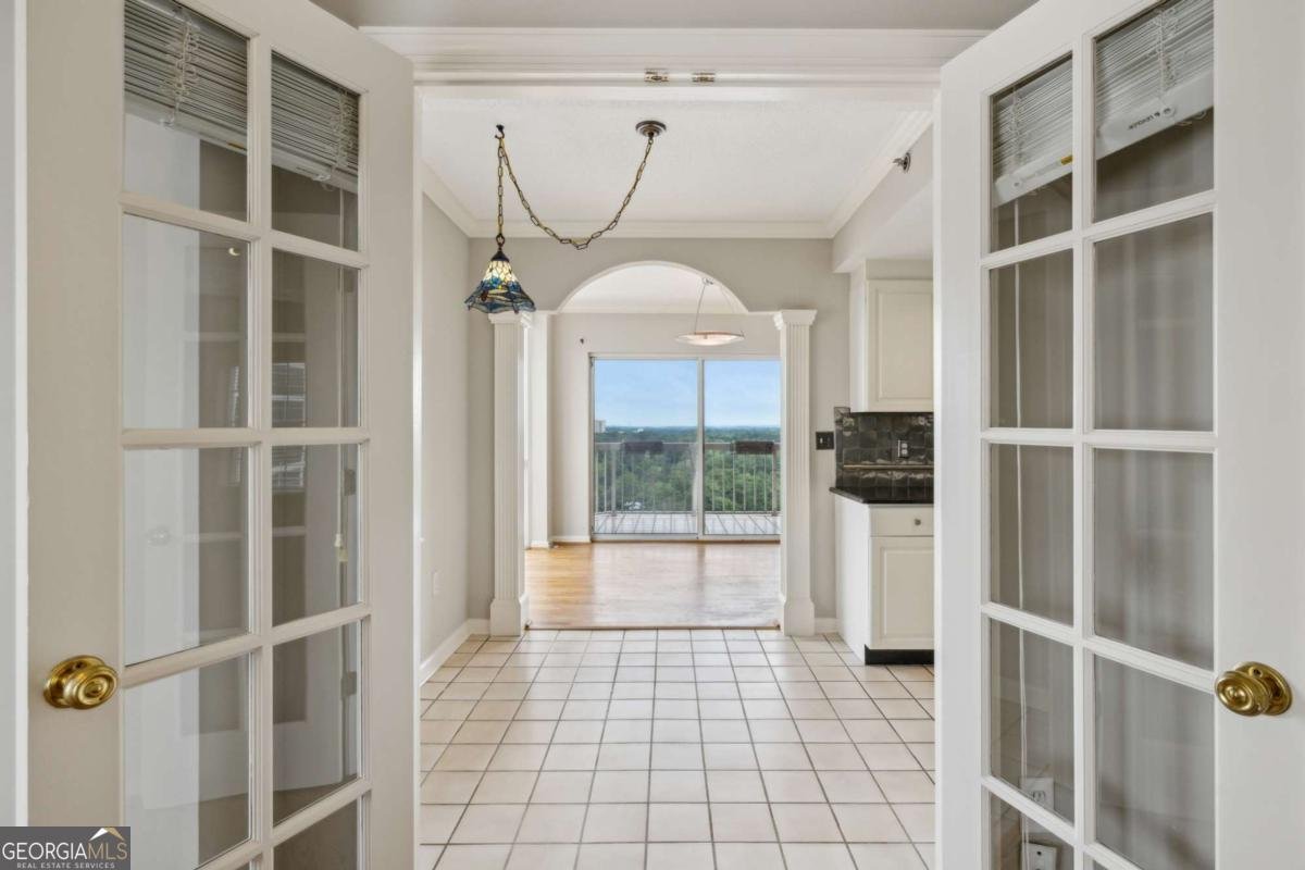 3435 Kingsboro Road Atlanta - 22