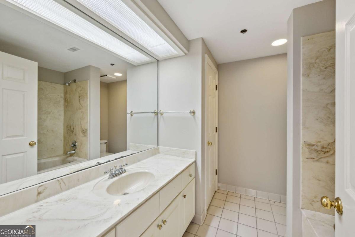 3435 Kingsboro Road Atlanta - 24