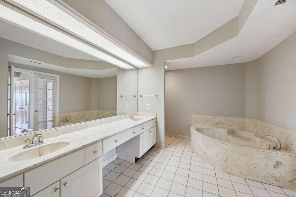 3435 Kingsboro Road Atlanta - 6