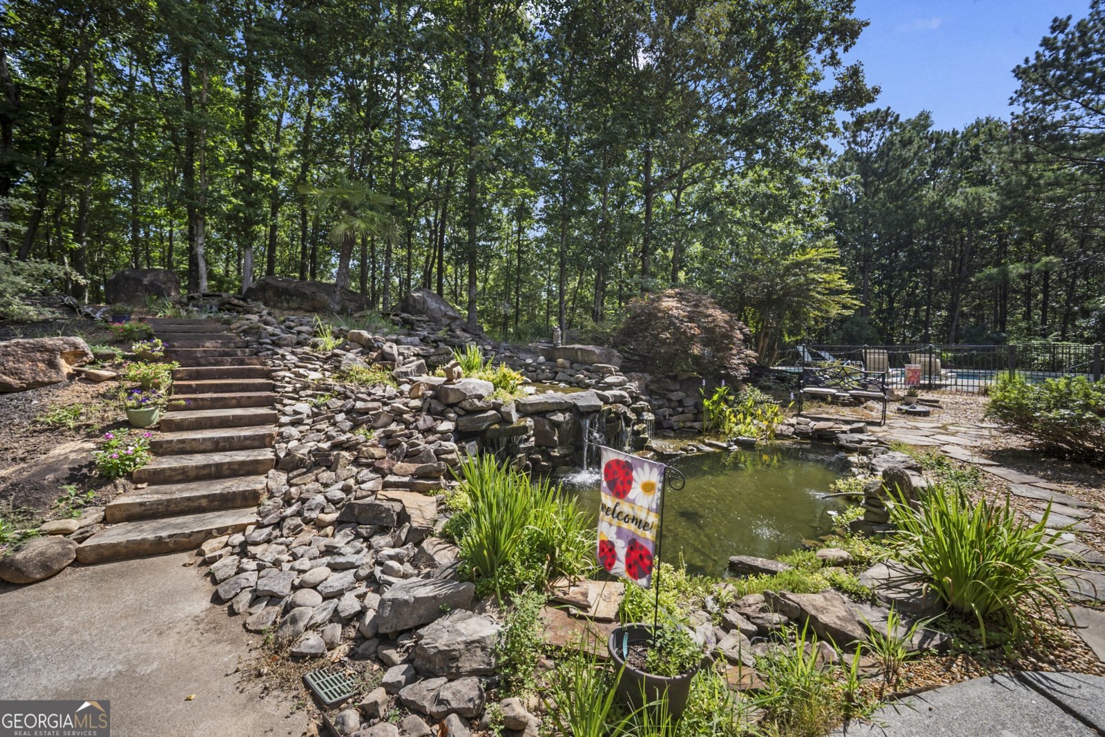 10 Clydesdale Trail White - 23