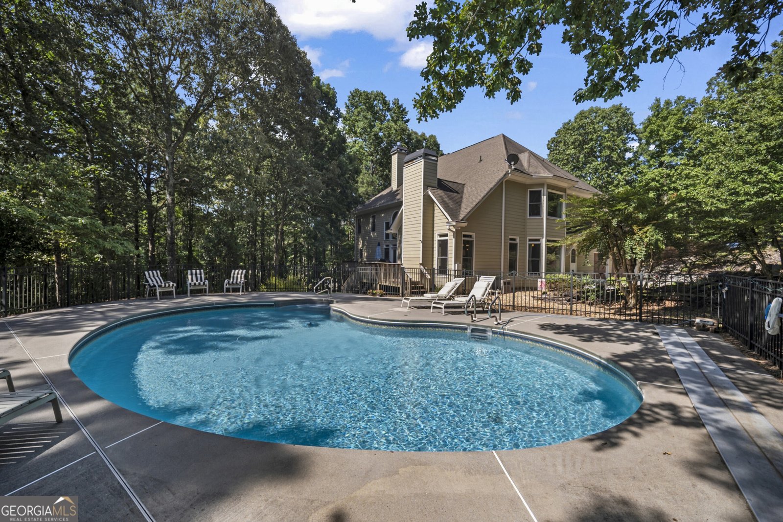 10 Clydesdale Trail White - 26