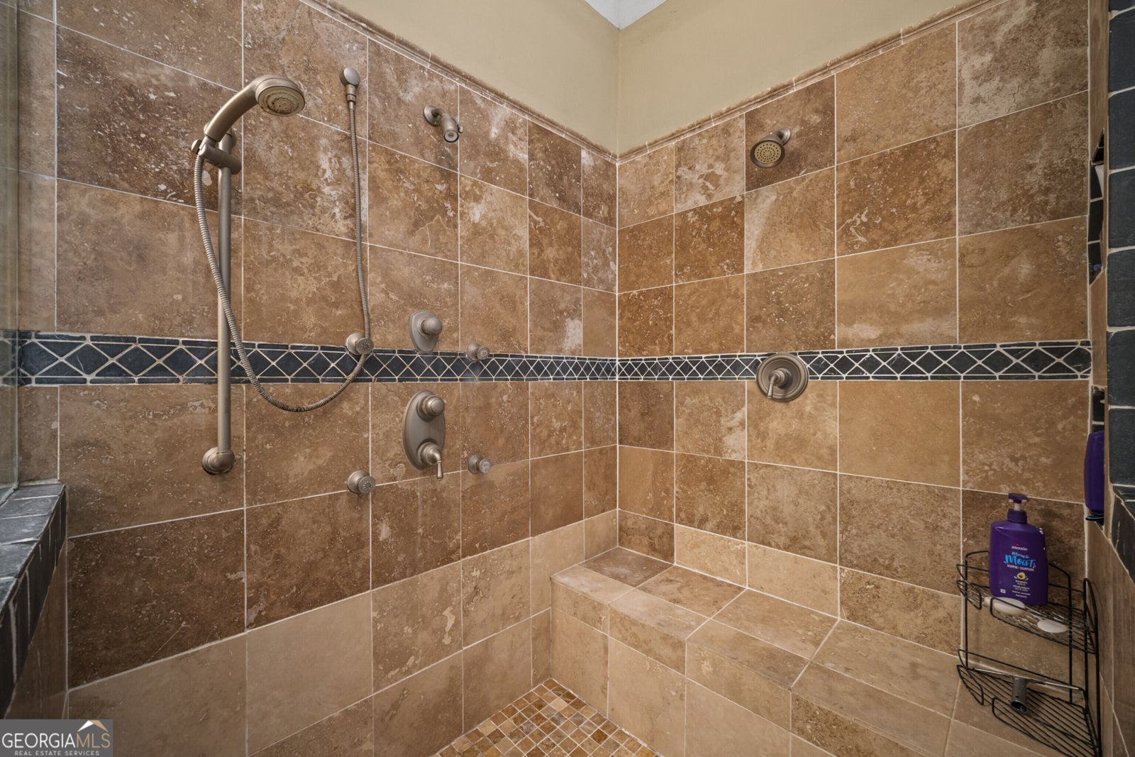 10 Clydesdale Trail White - 38