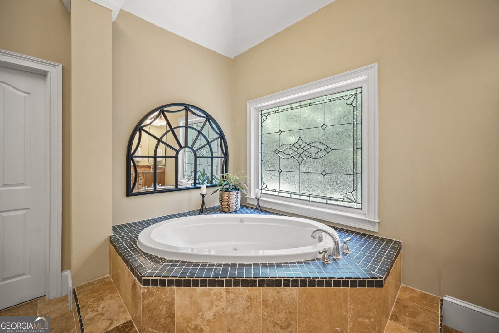 10 Clydesdale Trail White - 39