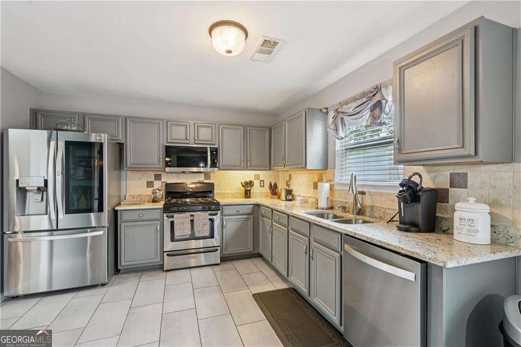 925 Buckingham Cove Fairburn - 16