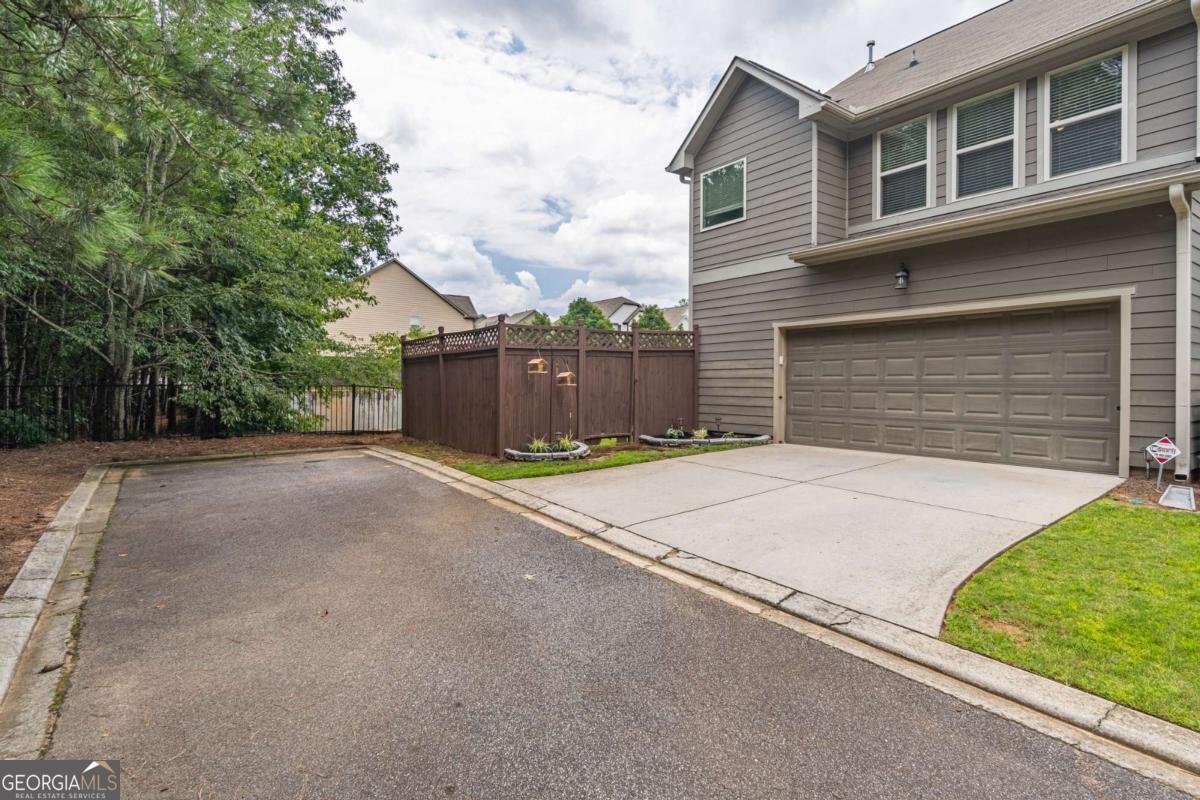756 Village Field Court Suwanee - 9