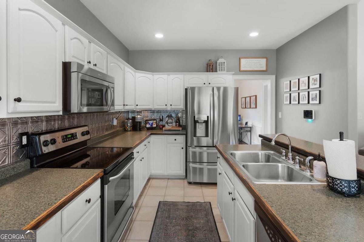 221 Creekside Drive Arnoldsville - 24