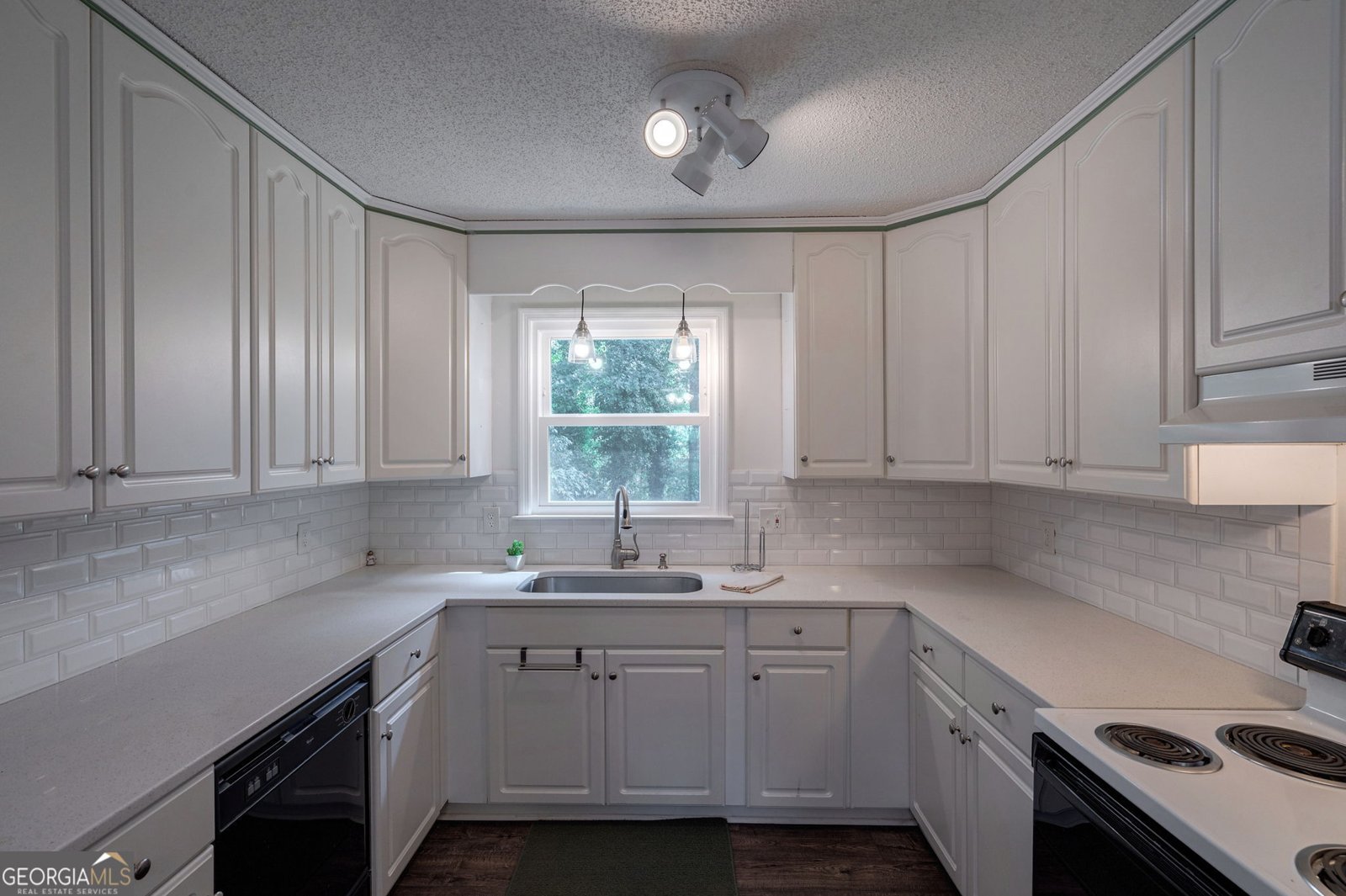 1131 HOLLOW CREEK Watkinsville - 34