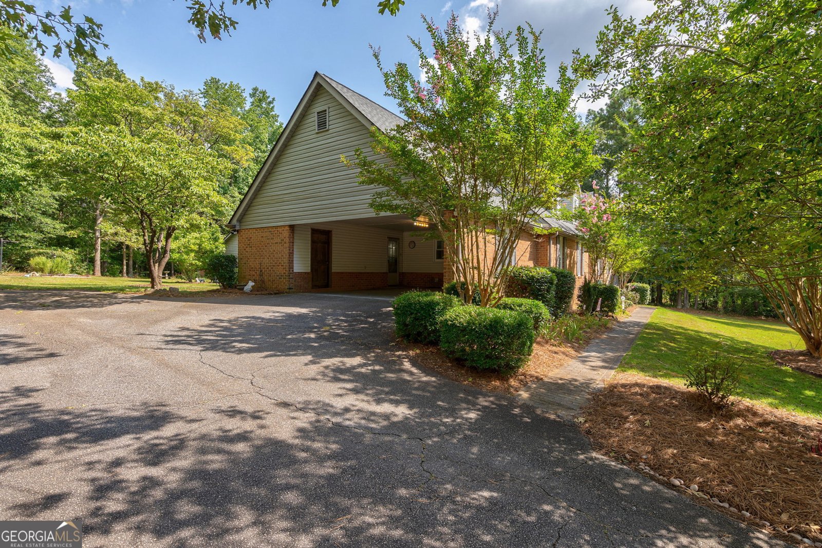 1131 HOLLOW CREEK Watkinsville - 44