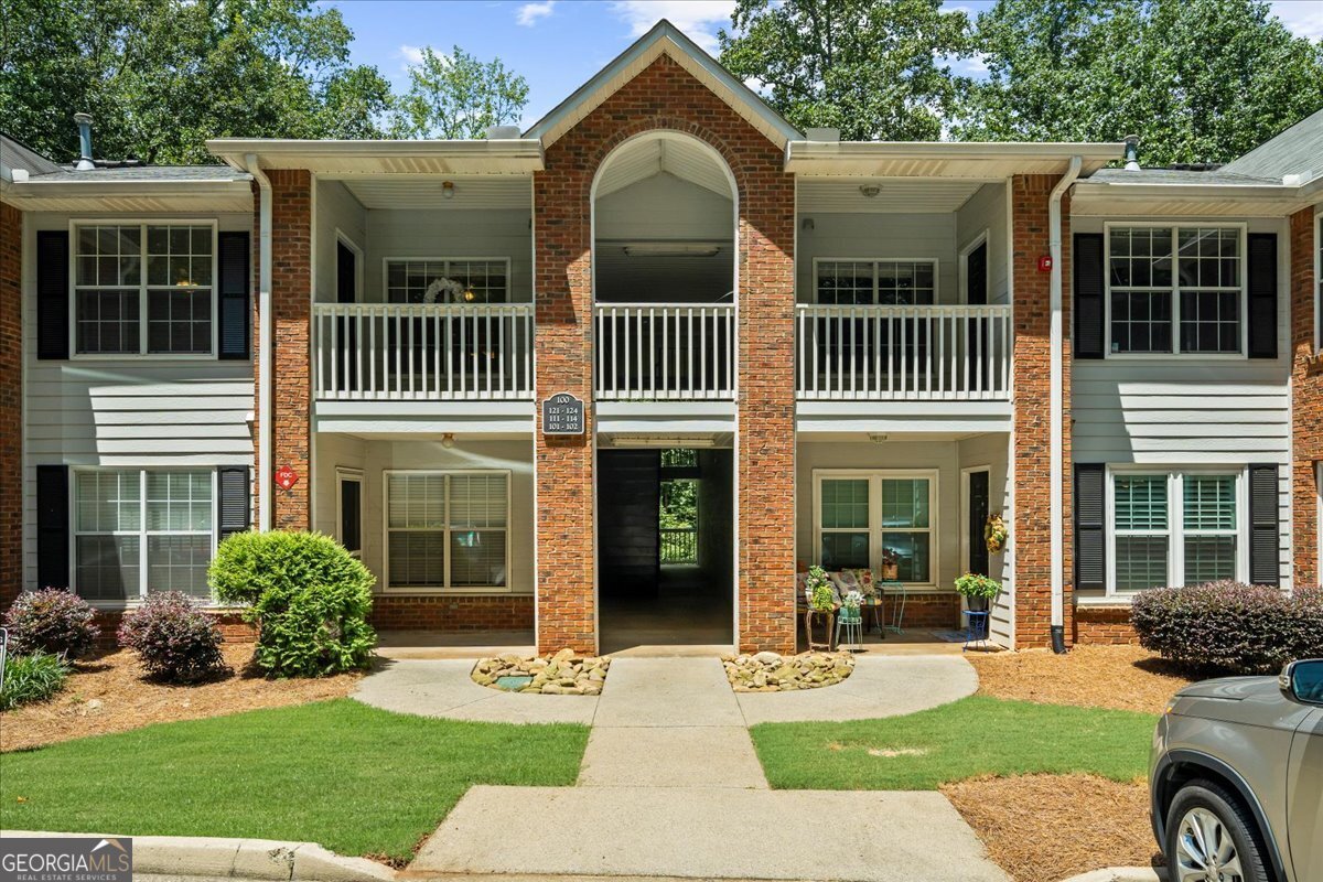 123 Streamside Drive Roswell - 2