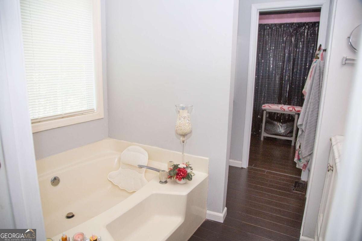 5870 TALLANT Drive Sugar Hill - 4