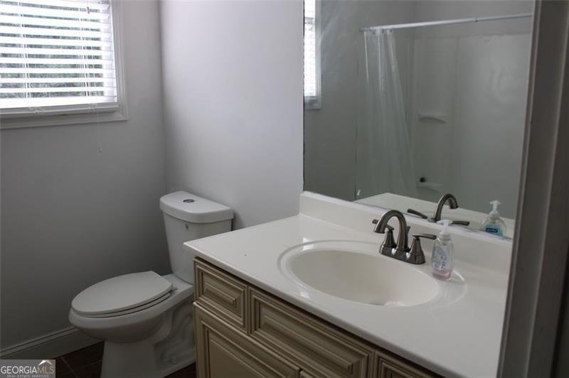 131 JOHNS CREEK Lane Stockbridge - 26