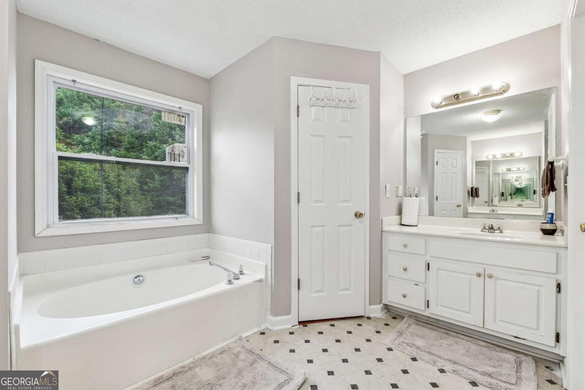 1093 Forest View Lane Lilburn - 16