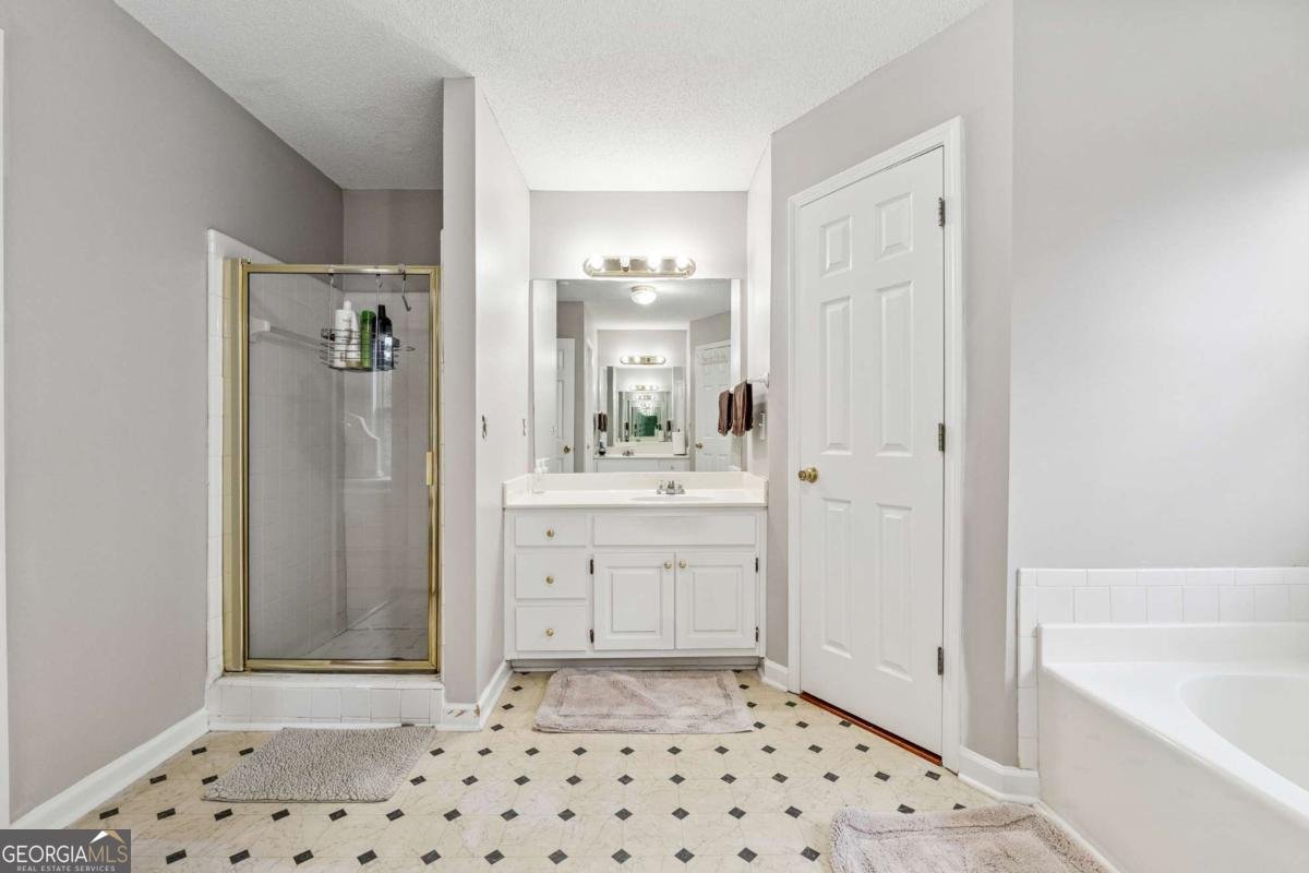 1093 Forest View Lane Lilburn - 17