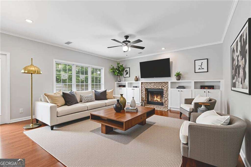 1093 Forest View Lane Lilburn - 3