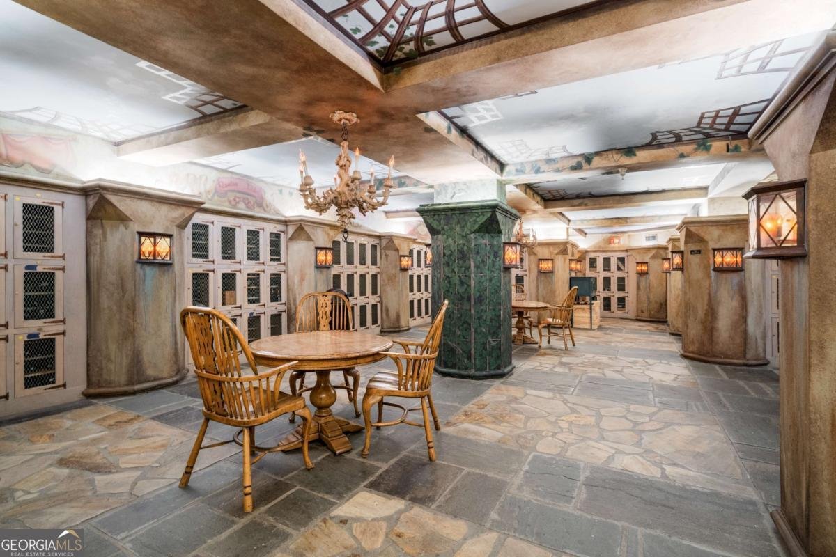 2660 Peachtree Road Atlanta - 55