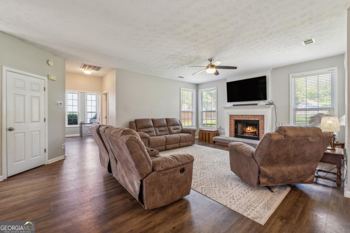 7325 Valance Lane Cumming - 12