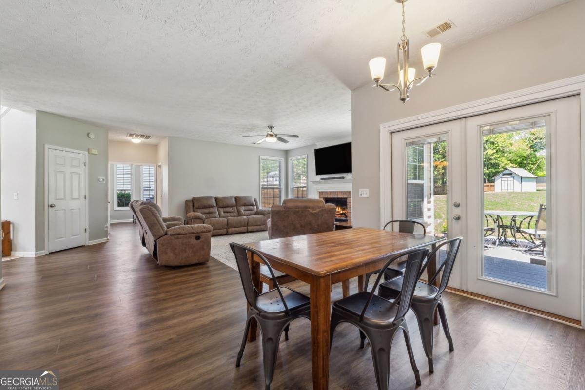 7325 Valance Lane Cumming - 17