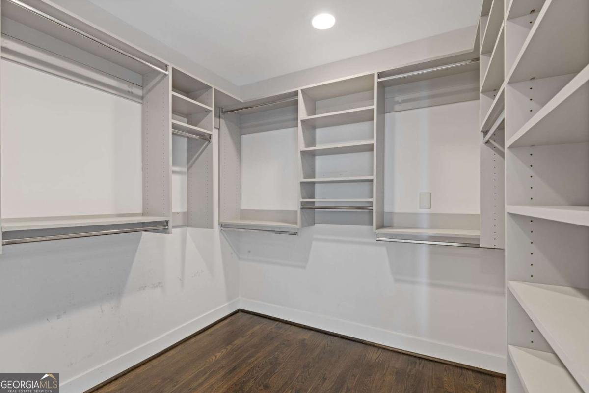 2660 Peachtree Road Atlanta - 35