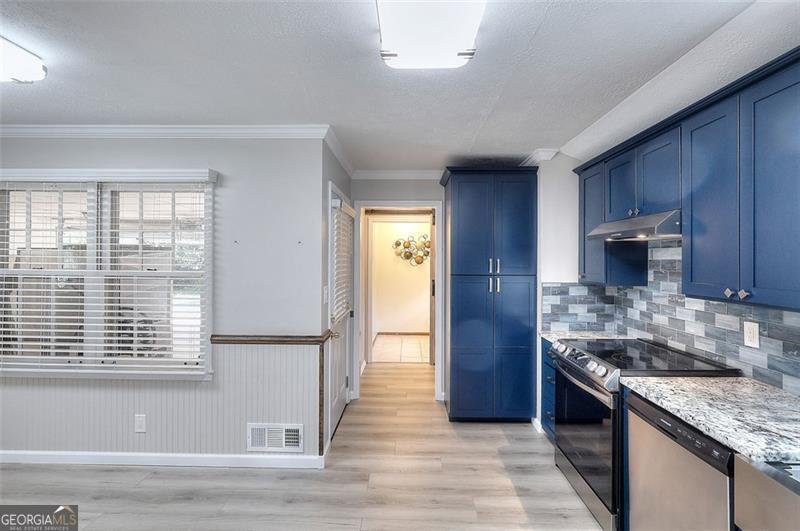 1605 Lake Lucerne Road Lilburn - 14