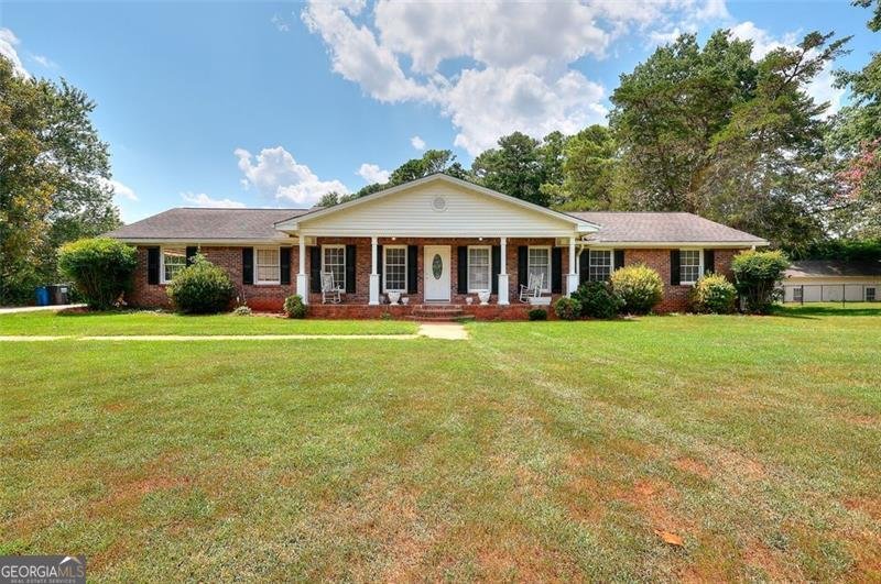 1605 Lake Lucerne Road Lilburn - 3