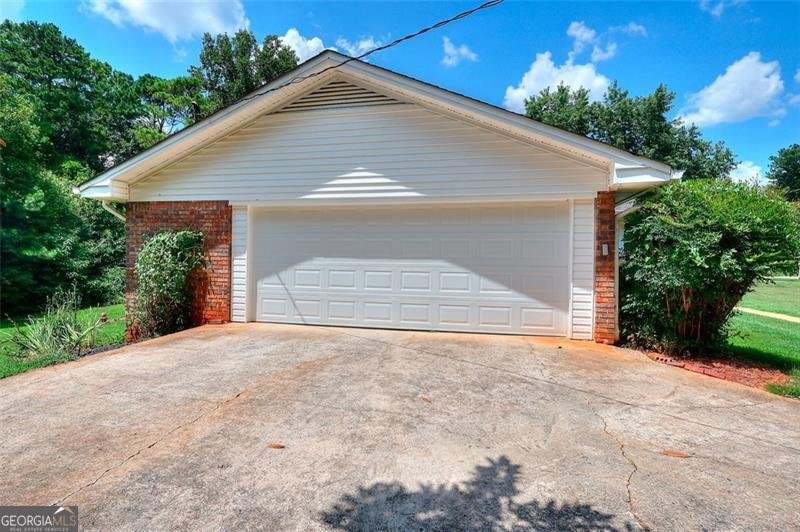 1605 Lake Lucerne Road Lilburn - 34