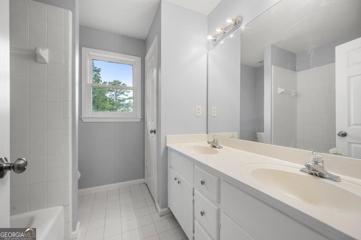 4128 Sweetwater Parkway Ellenwood - 27