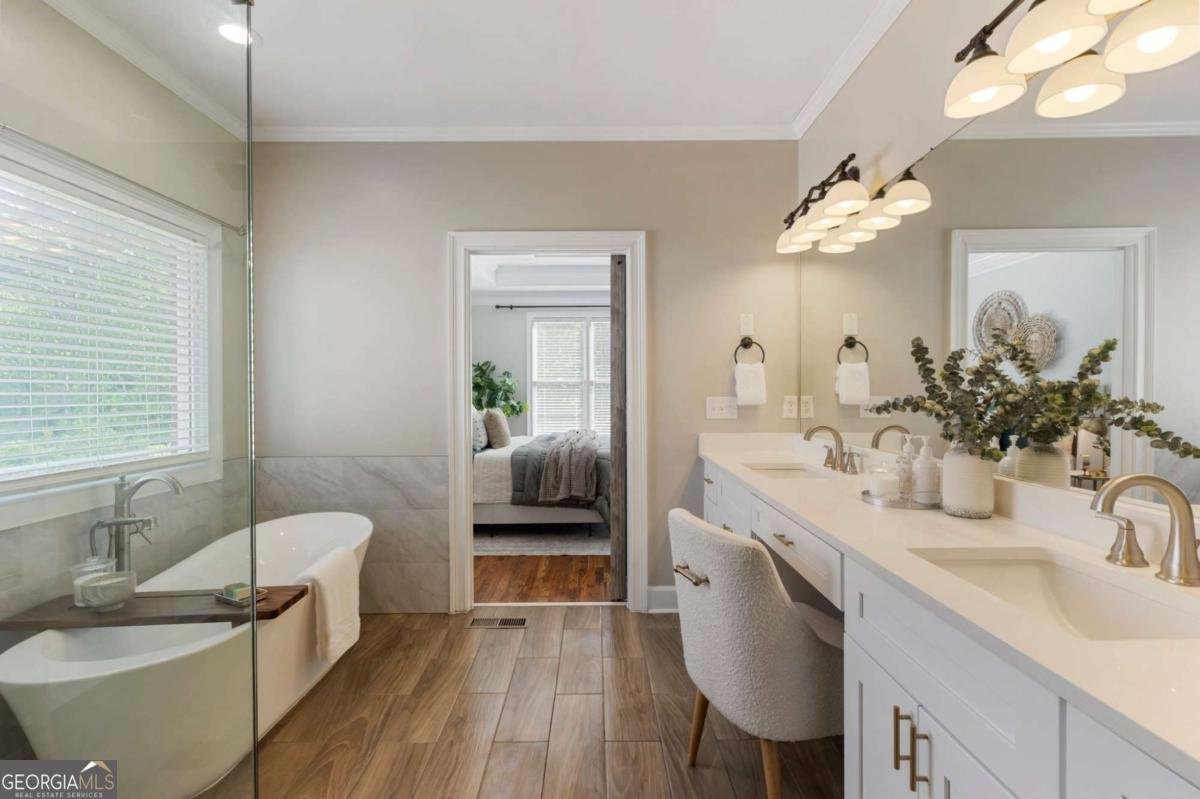 12892 Waterside Drive Milton - 40