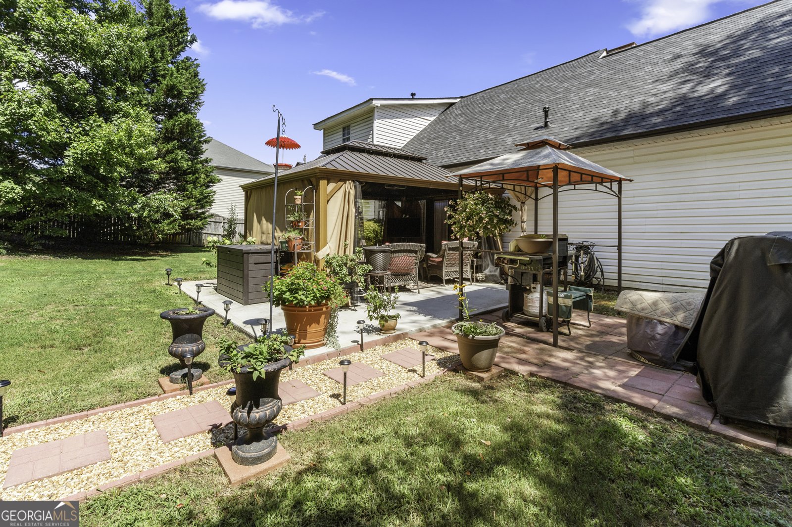 241 Fox Run Loganville - 33