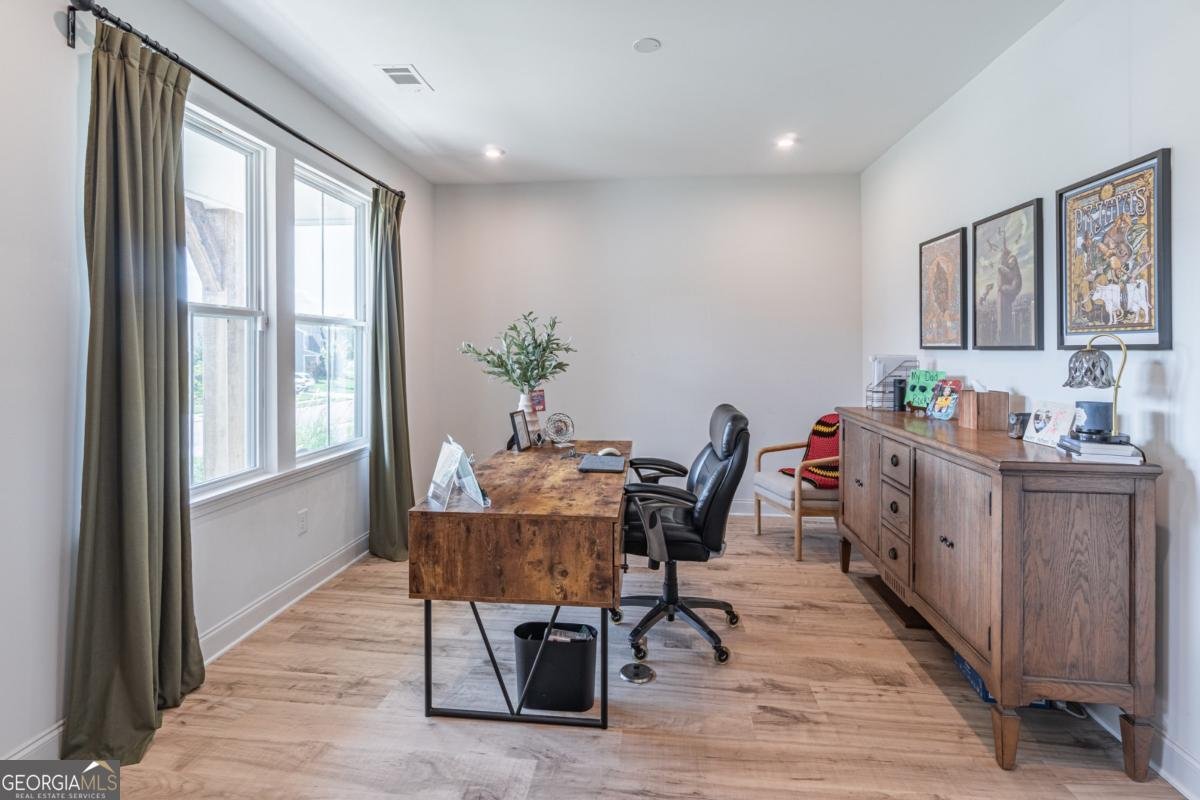 909 Michigan Circle Hoschton - 6