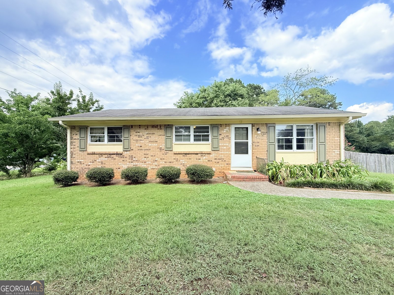 587 Lee Byrd Road Loganville - 1