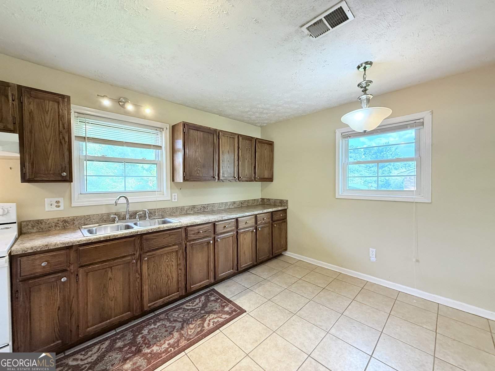 587 Lee Byrd Road Loganville - 9