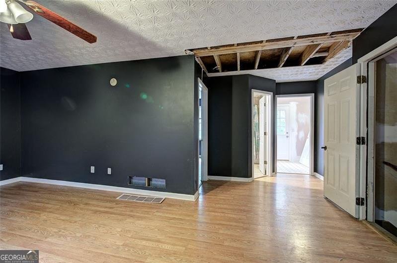 95 GREATWOOD Drive White - 25