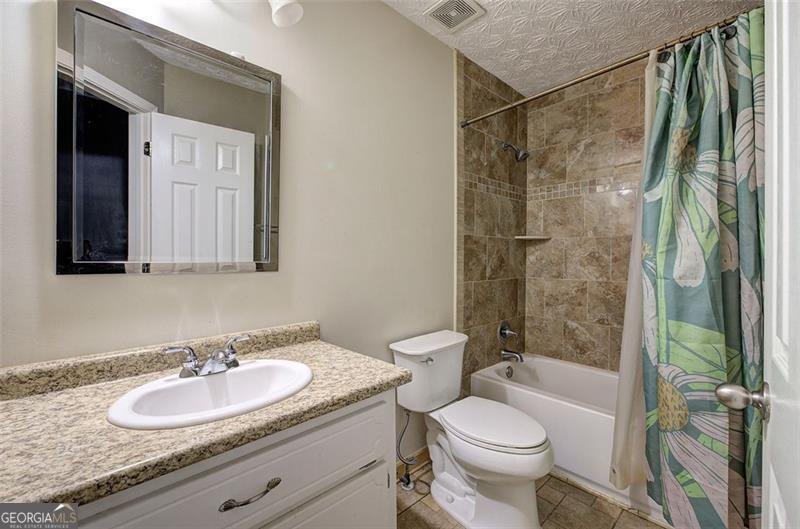 95 GREATWOOD Drive White - 27